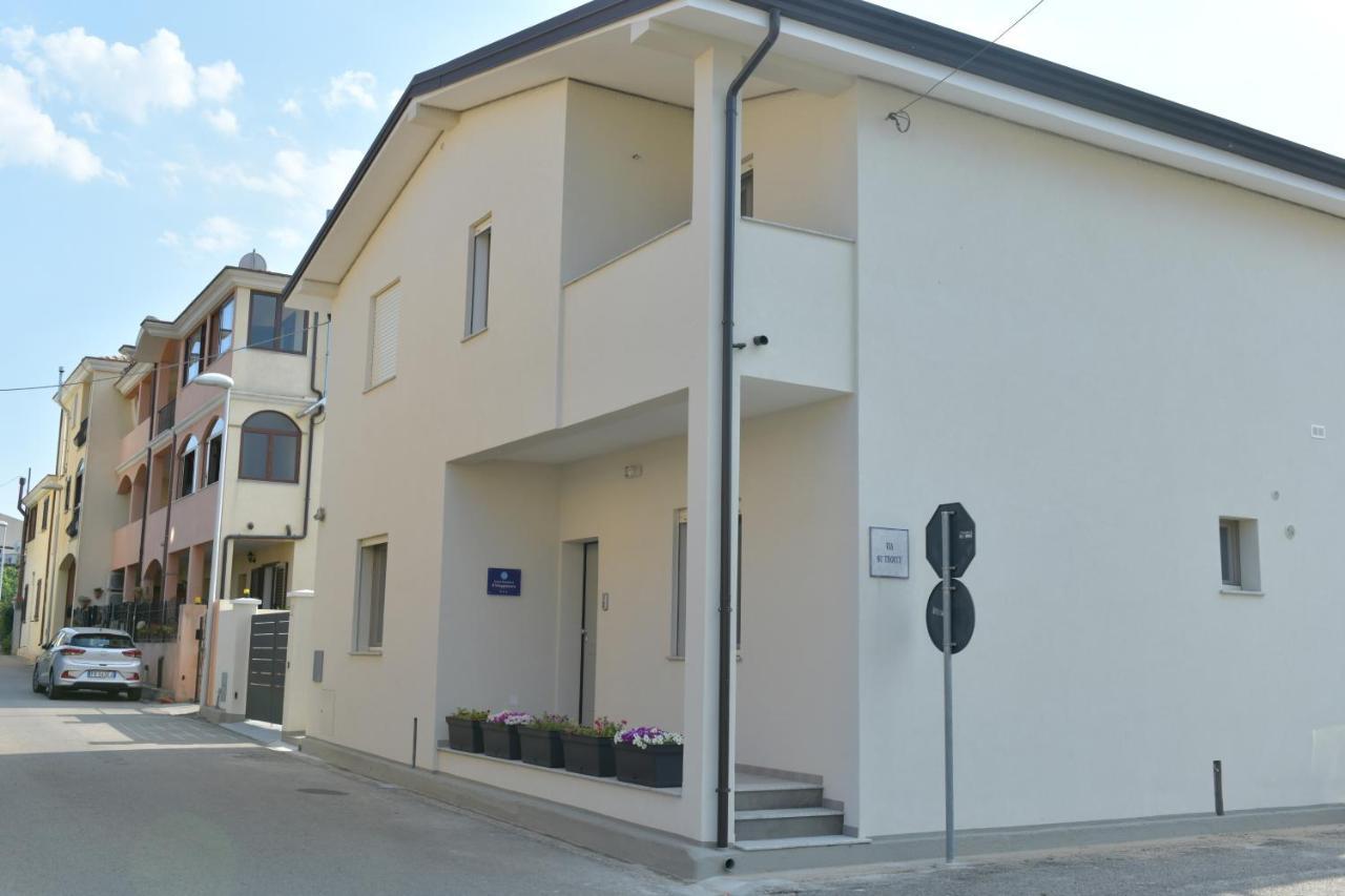 B&B Il Viaggiatore Tortoli Ngoại thất bức ảnh